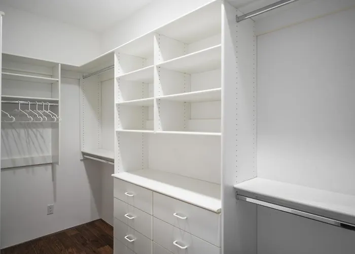 Gasthof Luxury 2ba/2br, Separate Building, Private Basketball Court, Prime Neighborhood Scottsdale