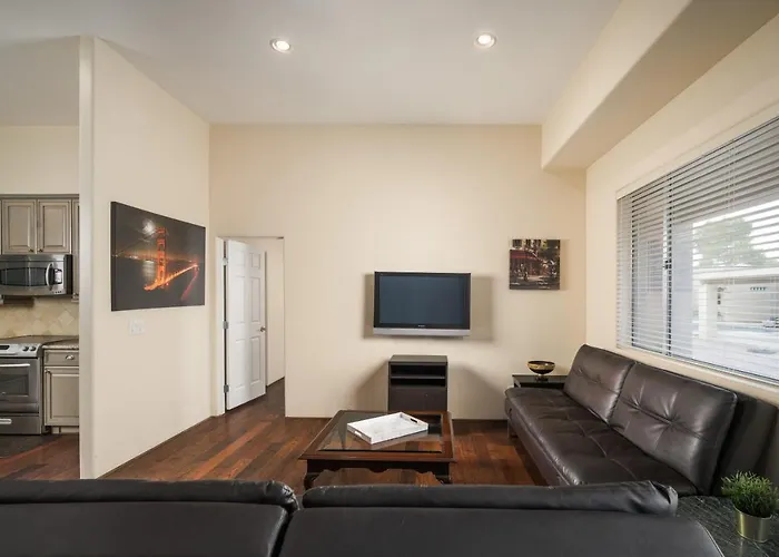 Luxury 2ba/2br, Separate Building, Private Basketball Court, Prime Neighborhood Scottsdale